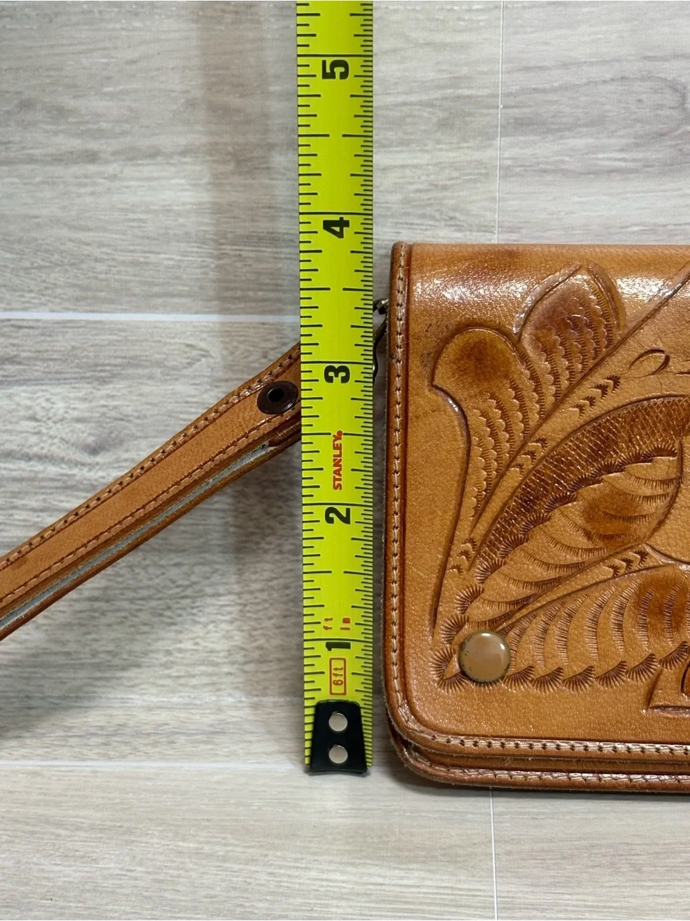 VTG Say Mexico / Floral Embossed Leather Wallet Wristlet